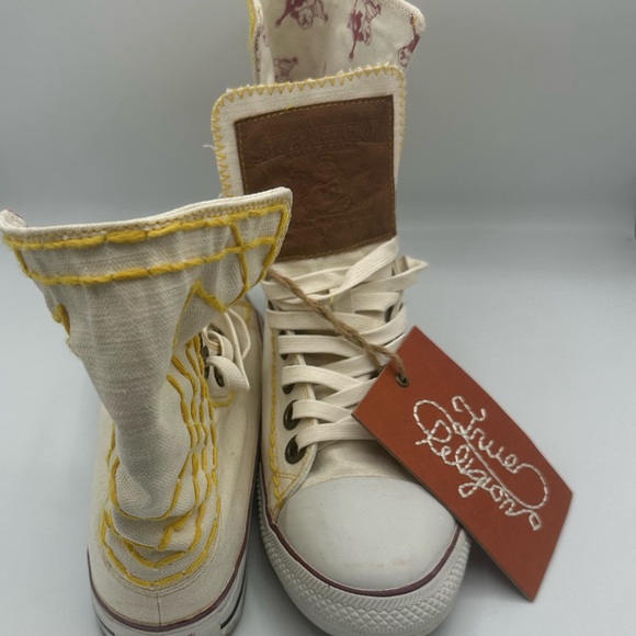SUPER T CANVAS— True Religion sneakers size 10. - Picture 4 of 4
